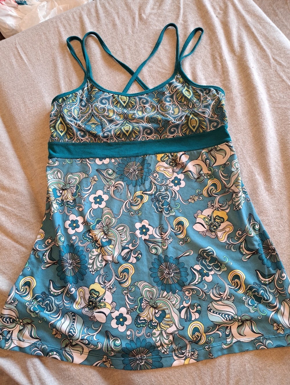 PrAna Breathe Kaley Tunic Top Tank top  Strappy Sz M Built In Shelf Bra